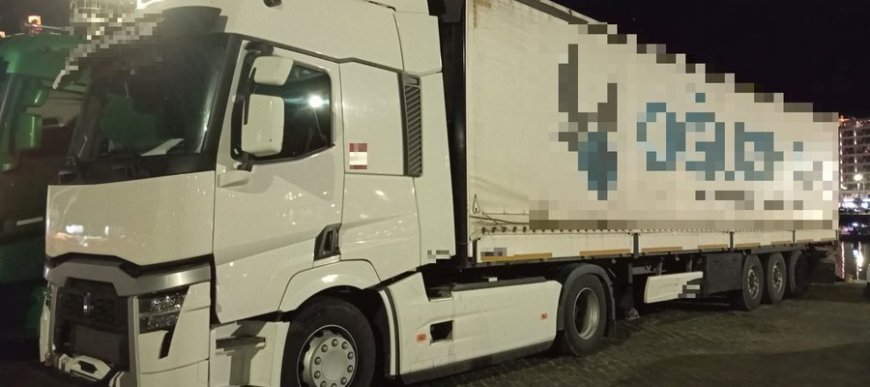 Λαθρομετανάστες σε φορτηγό στο λιμάνι της Καβάλας